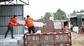 一句承諾一份責(zé)任，天不亮就開始裝車，保障交期