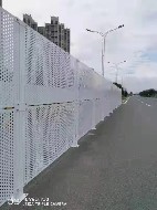 沖孔圍擋的設計有哪些特點？【旭東圍擋】